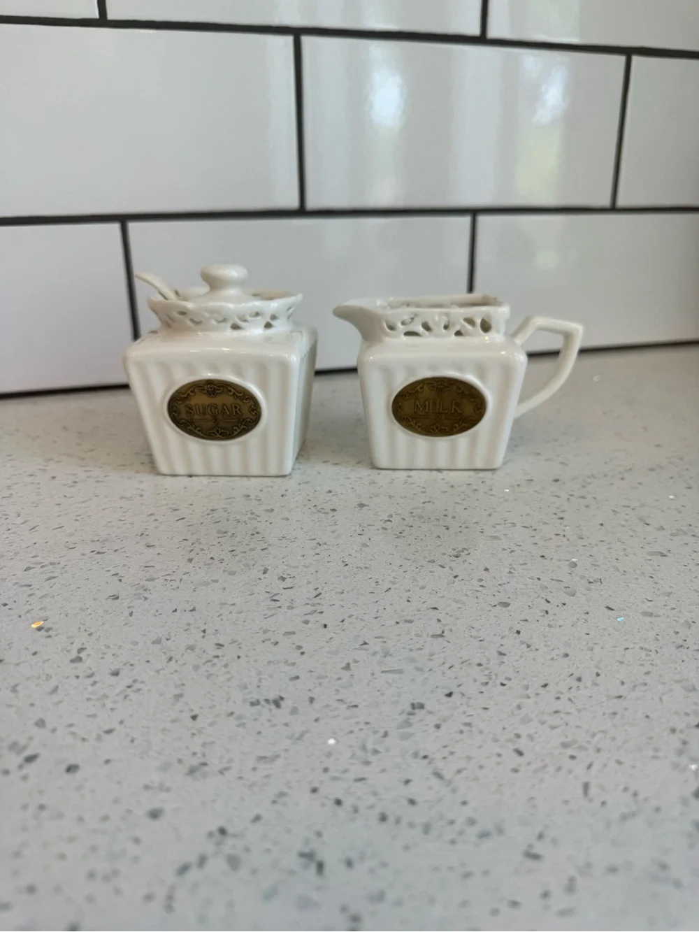 THL White Ceramic Sugar Bowl & Creamer Set - Picture 1 of 6